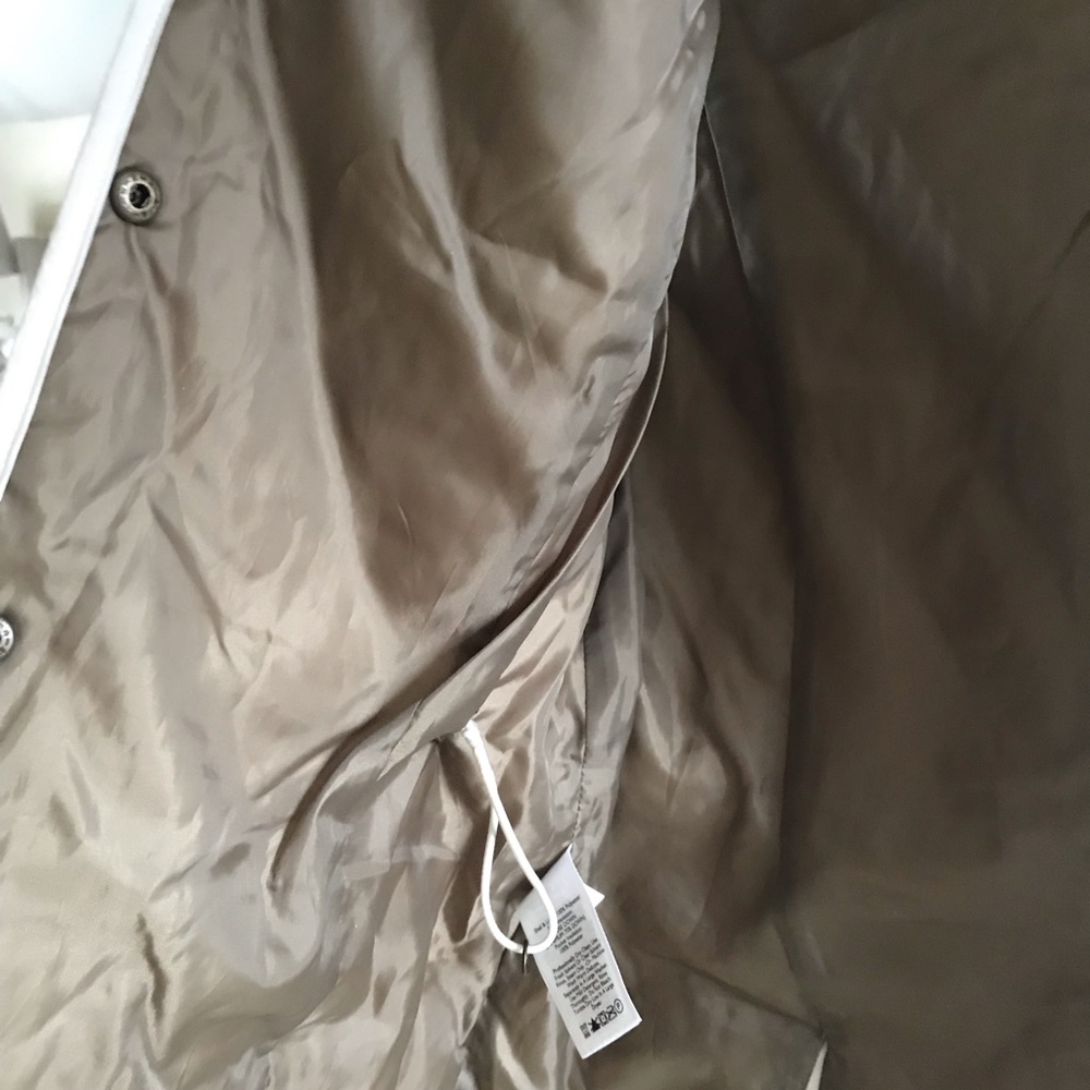 Eddie Bauer quilted vest w/adjustable waist cord - Picture 4 of 4